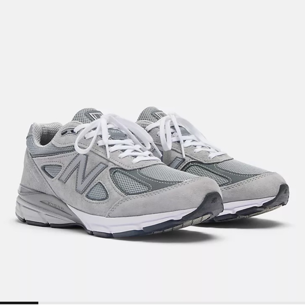 New Balance Women's Gray 990v4 Sneakers
